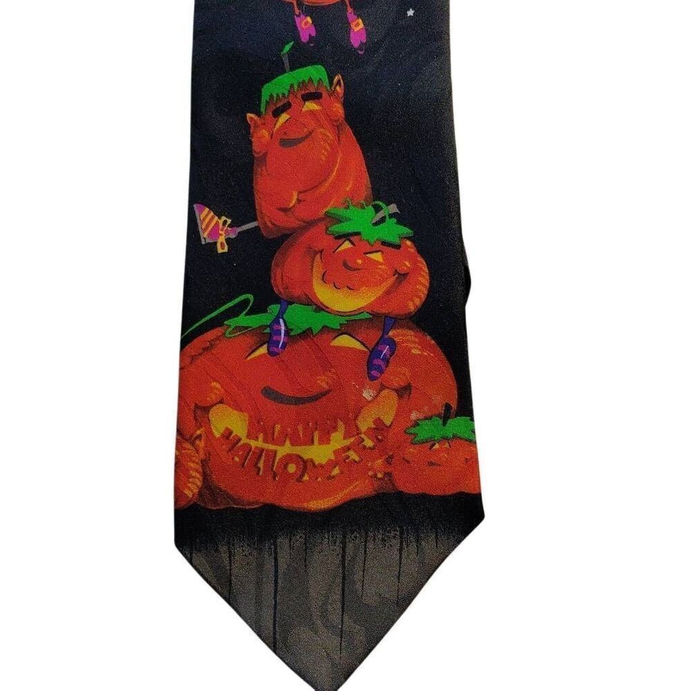 Happy Halloween Pumpkins and Bats Tie by Hallmark NovelTies